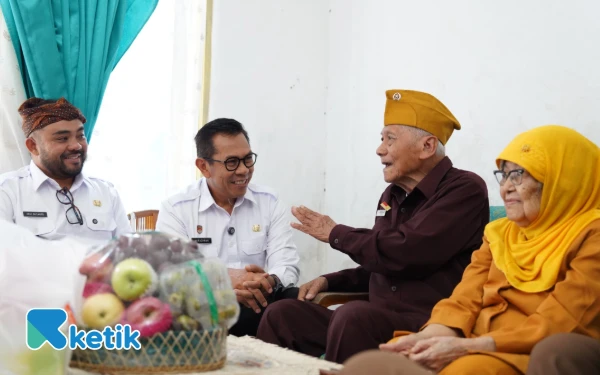 ‎Jelang HUT Ke-80 RI, Wali Kota dan Wawali Kota Batu Sambangi Veteran
