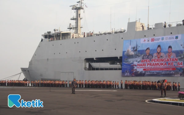 Thumbnail Berita - Megah! Khofifah Pembina Apel, Ribuan Adik Didik Bangga Kobarkan Semangat Hari Pramuka