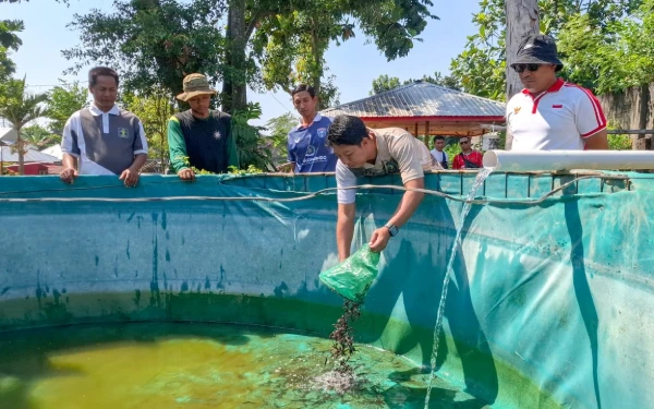 Tebar 2.000 Bibit Lele, Kalapas Kediri Dorong Pemberdayaan WBP dan Ketahanan Pangan