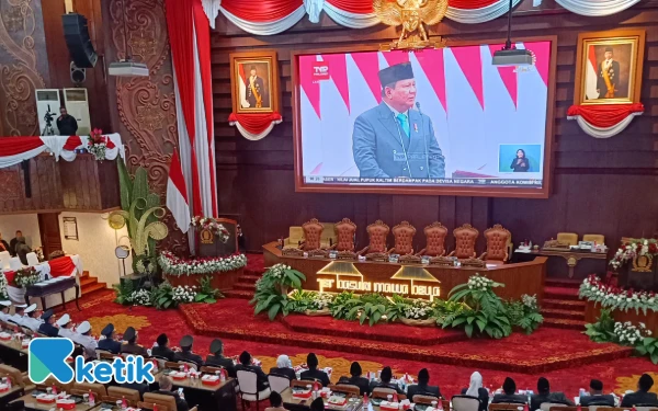 Thumbnail Berita - Menyimak Pidato Kenegaraan Presiden Prabowo, Ini Kata Gubernur dan Ketua DPRD Jatim