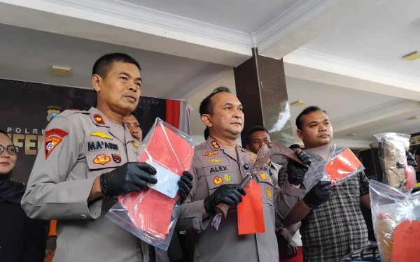 Thumbnail Polres Lumajang Tangkap Pelaku Pencurian Motor Mahasiswa KKN, Motifnya Sakit Hati