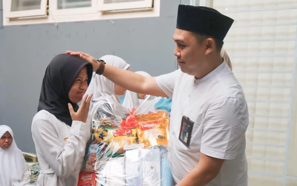 Thumbnail Berita - Berbagi Kebahagiaan, PNM Cabang Surabaya Bersama Baitul Maal Madani Gelar Santunan Anak Yatim
