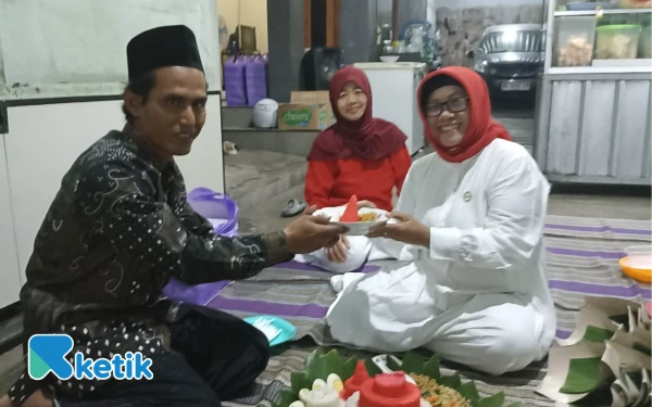 Thumbnail Berita - Sambut HUT Ke-80 RI, Warga RT 35 & 36 Kartoharjo Kota Madiun Gelar Malam Tirakatan