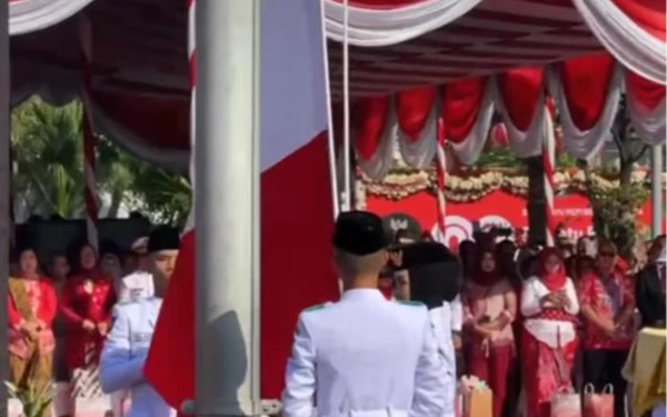 Bendera Terbalik di Upacara HUT Ke-80 RI, Wali Kota Surabaya: Momentum Belajar dari Semangat Paskibra
