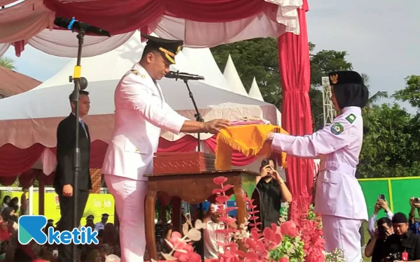 Thumbnail Berita - Semarak HUT ke-80 RI: Bupati Safaruddin jadi Irup, Sang Saka Berkibar Gagah di Langit Abdya