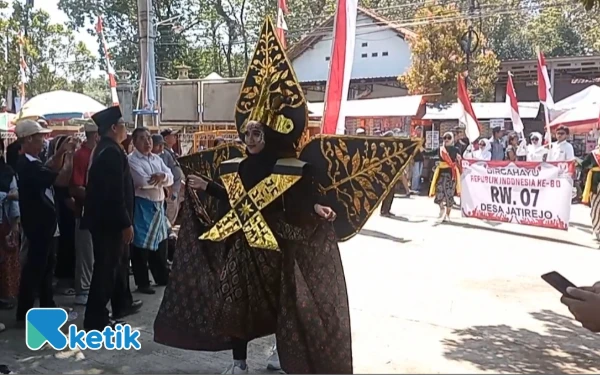 Thumbnail Berita - Semarak HUT Ke-80 RI, Ribuan Warga Desa Jatirejo Pemalang Tumpah Ruah Ikuti Karnaval Kebangsaan