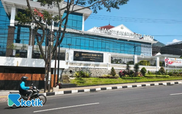 Thumbnail Berita - Bongkar Dugaan Korupsi Chromebook, Kejari Batu Periksa 11 Saksi