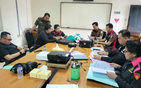 Thumbnail Kejati Jatim Bongkar Dugaan Korupsi Kepelabuhanan Probolinggo! Ini 4 Lokasi Penggeledahan