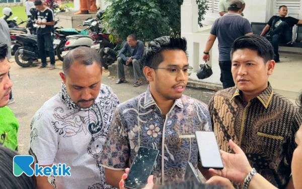 Thumbnail Berita - Majelis Hakim Kabulkan Eksepsi Sah, Dua Terdakwa Bina Darma Bebas dari Dakwaan