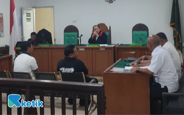 Thumbnail Berita - Saksi di PN Palembang: Fitriana Bukan Penipu, Tapi Korban Dugaan Modus ‘Orang Istana’