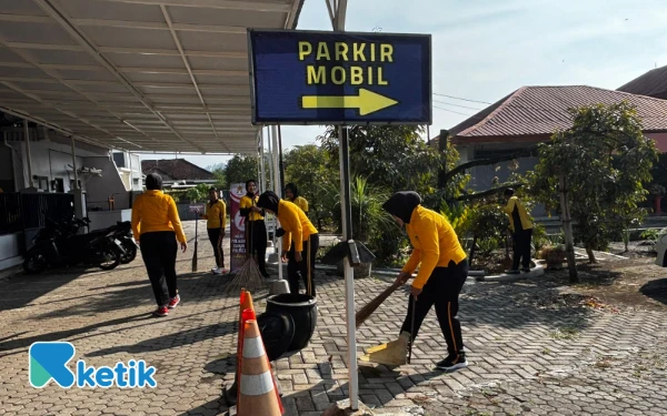 Thumbnail Berita - ‎HUT Ke-77 Polwan, Polres Batu Gelar Baksos hingga Santunan Supeltas
