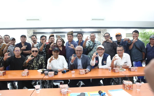 Thumbnail Berita - Selamatkan PWI! Munir-Atal Bersatu Lawan Perpecahan Usung Misi Rekonsiliasi