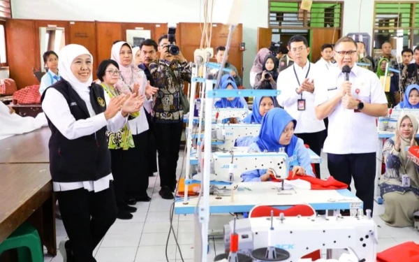 Thumbnail Dindik Jatim Tegaskan Tidak Ada Pungli di Sekolah Tingkat SMA, SMK dan SLB Negeri