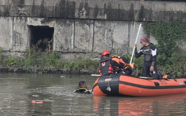 Thumbnail Berita - Pengamen Tenggelam di Sungai Jagir Wonokromo Surabaya, Diduga Ketakutan saat Ada Satpol PP
