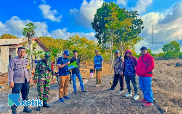 Pengaspalan Jalan di Desa Tamberu Timur Sampang Dapat Respons Positif