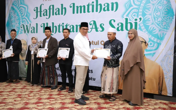 Thumbnail Berita - Hadiri Haflah Imtihan Ponpes Roudhotul Qur’an, Wali Kota Batu: Pesantren Adalah Penyeimbang Pembangunan