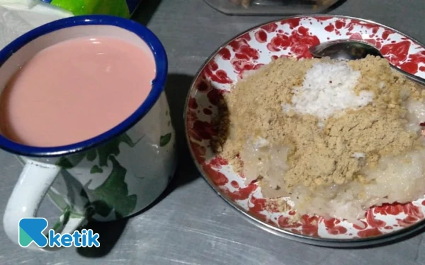 Thumbnail Berita - Wedang Cak Gondrong! Susu Jahe Merahnya Bikin Ketagihan, Harganya Bikin Dompet Aman