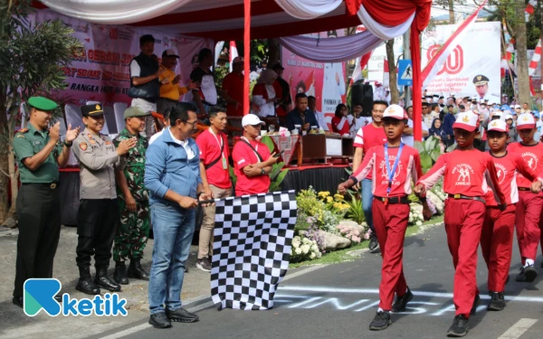 Thumbnail Berita - Harapan Wali Kota Batu di Balik Lomba Gerak Jalan Cepat Tingkat SD/MI
