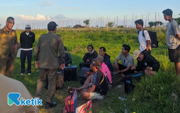 Thumbnail Berita - Rusak Sawah, Satpol PP Kota Batu Tertibkan Pemain Layangan