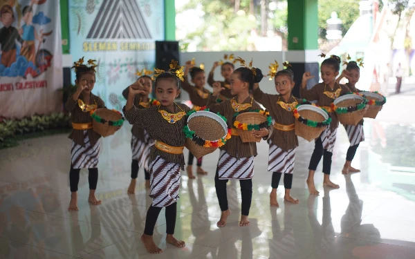 Thumbnail Gelar Dolanan Anak, Upaya Kapanewon Sleman Lestarikan Budaya di Tengah Arus Digitalisasi