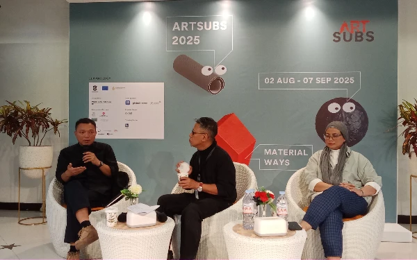 Thumbnail Berita - ARTSUBS Gelar Wicara Seniman, Mengungkap Makna Tanah Liat dalam Seni Kontemporer