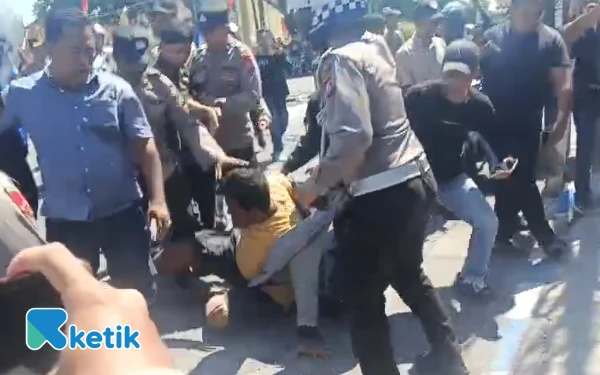 Aksi Solidaritas Mahasiswa di Sampang Ricuh, Polisi Amankan Terduga Provokator