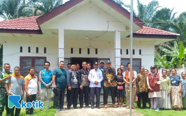 Wabup Aceh Singkil Tinjau Desa Guha yang Belum Teraliri Listrik Puluhan Tahun
