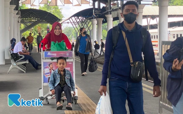 Thumbnail Berita - Libur Panjang Maulid Nabi, KAI Daop 8 Surabaya Tambah 4 Perjalanan Kereta, Tiket Sudah Bisa Dipesan!