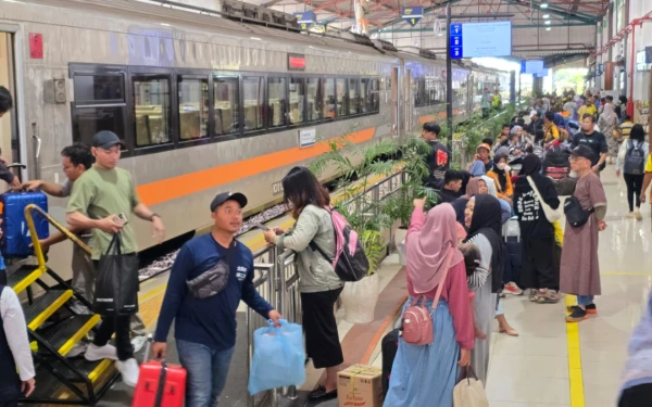 Thumbnail Berita - KAI Daop 7 Madiun Catat Kenaikan Okupansi Penumpang Jelang Long Weekend