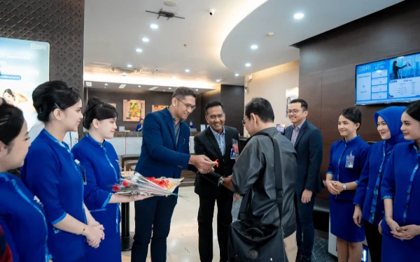 Thumbnail Berita - RCEO BRI Region 4 Palembang Sapa Nasabah di Hari Pelanggan Nasional 2025