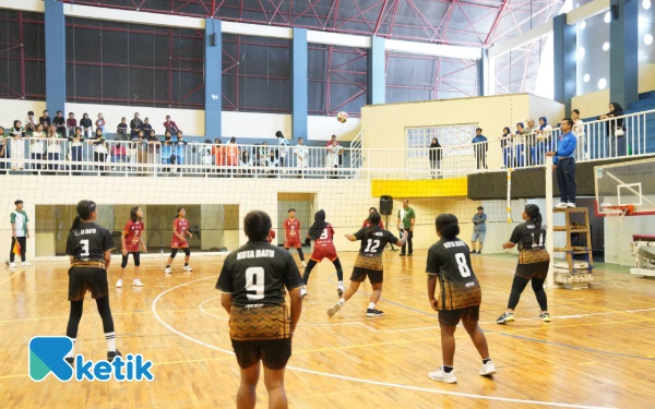 Thumbnail Berita - Belasan Tim Ramaikan Turnamen Bola Voli Putri SMP di Kota Batu