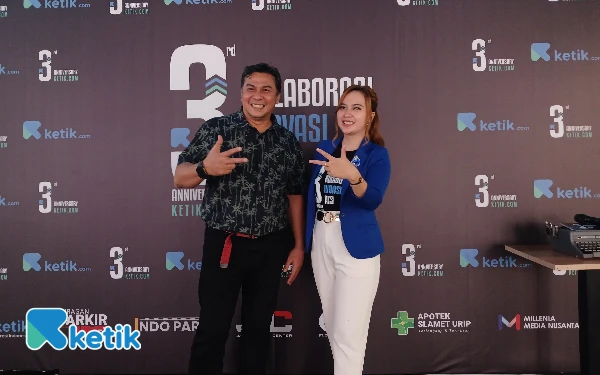 Thumbnail Berita - Ketua Fraksi PDIP DPRD Kab Malang Berikan Harapan di HUT Ke-3 Ketik: Jadilah Cahaya!