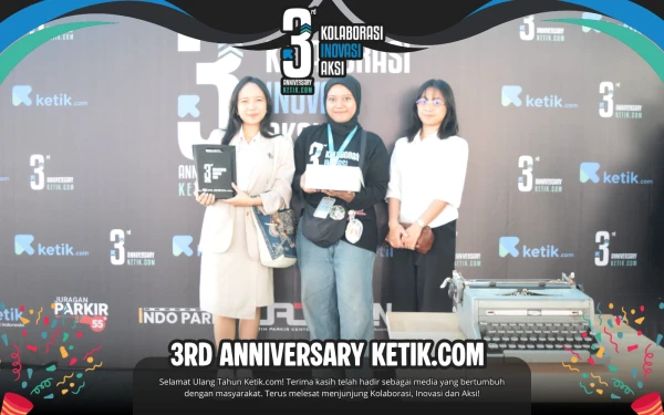 Thumbnail Berita - Ascent Hotel&Cafe Malang Bawa Kue, Harapkan Ketik.com Makin Jaya!