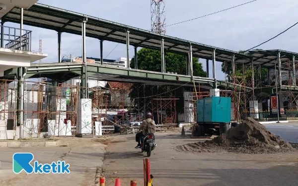 Dampak Proyek Pembangunan Jembatan Penghubung Parkir Pasar Godean Dikeluhkan Masyarakat