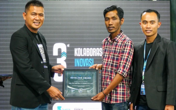 Thumbnail Berita - Kapolda Sumsel Terima Penghargaan Kondusivitas Ketahanan Informasi dari Ketik.com