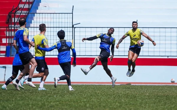 Marcos Santos Waspada Trio Dewa United, Ini Prediksi Susunan Pemain Arema FC vs Dewa United