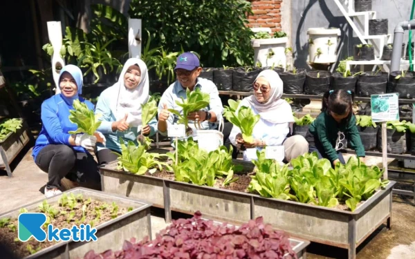 Thumbnail Berita - Wali Kota Batu Dukung Penuh Petani Lansia, Dorong Pertanian Organik dan Siapkan Program Regenerasi