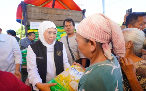 Thumbnail Berita - Pemprov Jatim Gelar Pasar Murah di Jember, Ikhtiar Ringankan Beban Warga