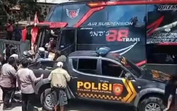 Thumbnail Berita - BREAKING NEWS! Usai Wisata Bromo, Bus Rombongan RS Bina Sehat Jember Kecelakaan di Probolinggo