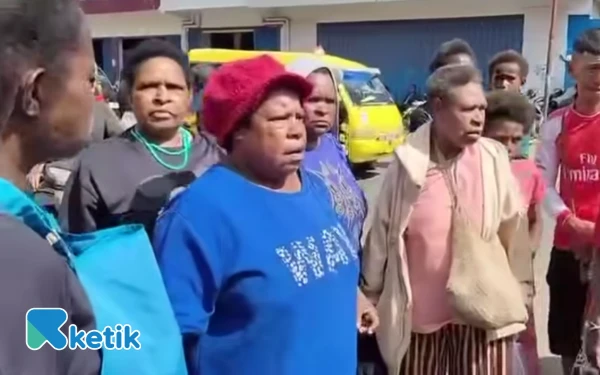 Mama-Mama Papua Ngamuk Gegara Rombongan Wapres Ambil Jualannya tapi Tak Dibayar