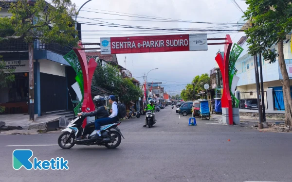 Thumbnail Berita - Pemasangan Gate Parkir Alun-Alun Kota Masuk Tahap Kajian