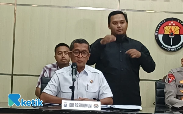 Thumbnail Berita - Tangkap 18 Pelaku Perusakan Pos Polisi, Polda Jatim Sita 11 Buku Beraliran Anarkisme dan Komunisme