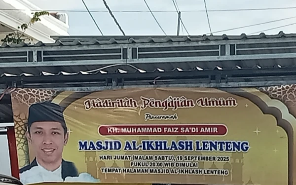 KH. Muhammad Faiz Sa'di Amir Gelar Pengajian di Masjid Besar Al Ikhlas Lenteng