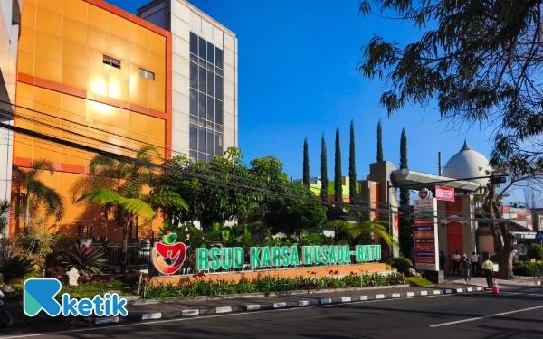 Thumbnail Berita - Tepis Dugaan Korupsi, Direktur Pastikan Pembangunan Gedung RSUD Karsa Husada Sesuai Prosedur