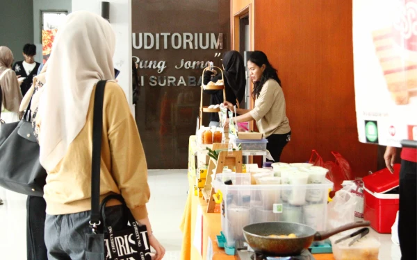 Thumbnail Awas Bikin Ngiler, UMKM Kuliner Ramaikan Acara RRI Fest Surabaya 2025