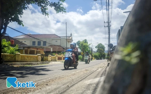 Thumbnail Berita - Panas Ekstrem Landa Jawa Timur, BPBD: Suhu Pacitan Tembus 35,1 Derajat