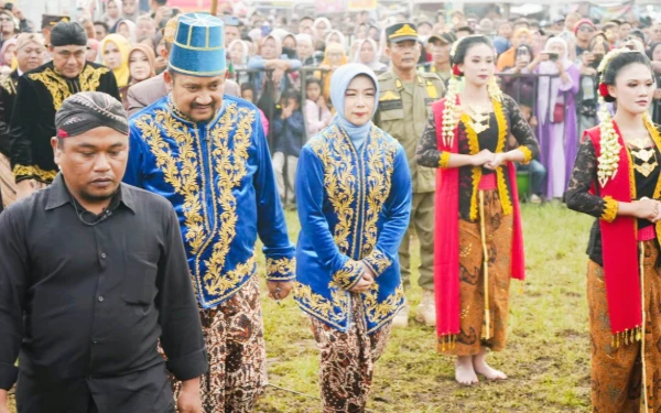 Thumbnail Ribuan Warga Padati Puncak Festival Wong Gunung 2025 di Pulosari Pemalang
