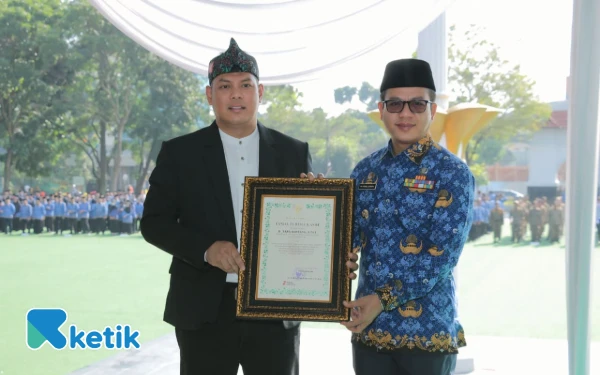 Thumbnail Berita - Peringati Haornas, Bupati Bandung Beri Penghargaan Insan Olahraga