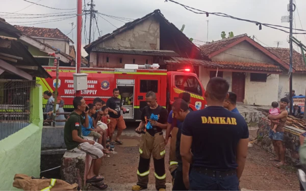 Thumbnail Berita - Kebakaran di Kampung Selahaur Lebak, Penyebabnya Diselidiki Polisi