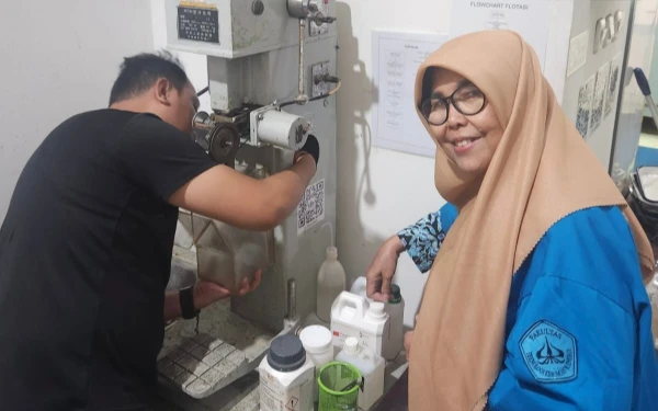 Tak Pernah Terlambat Belajar, Wisudawan Tertua ITS Raih Doktor dengan IPK 3,95